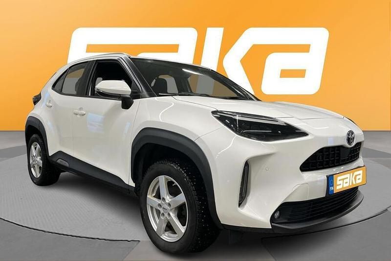 Käytetty Toyota Yaris Cross Business Edition 116 HP (85 kW) 2022 Katumaasturi