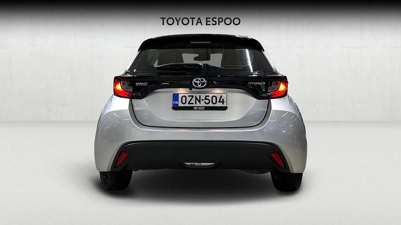 Käytetty Toyota Yaris Hybrid Active 116 HP (85 kW) 2023 Viistoperä