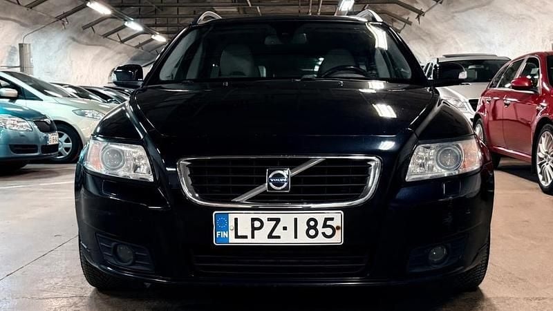 Käytetty Volvo V50 Momentum 136 HP (100 kW) 2009 Farmari