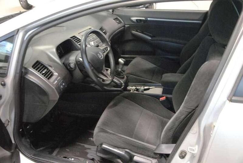 Käytetty Honda Civic Executive 140 HP (102 kW) 2012 Sedan