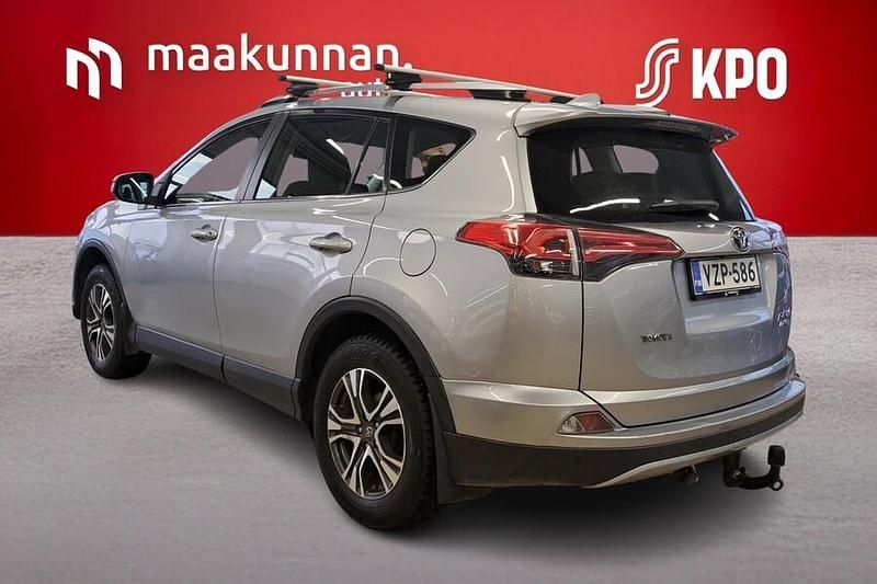 Käytetty Toyota RAV4 Active 152 HP (111 kW) 2018 Hopea Katumaasturi