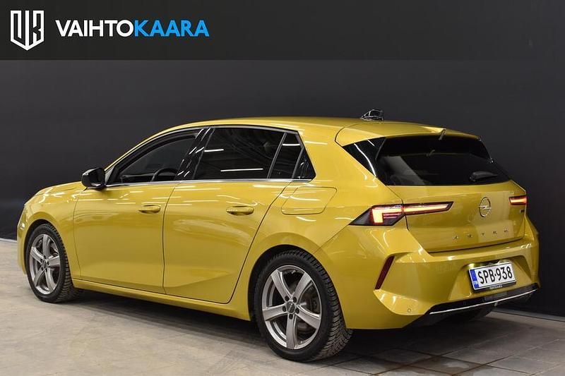 Käytetty Opel Astra Innovation 180 HP (132 kW) 2023 Viistoperä