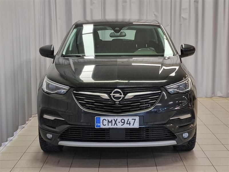 Käytetty Opel Grandland X Innovation 181 HP (133 kW) 2019 Musta Katumaasturi