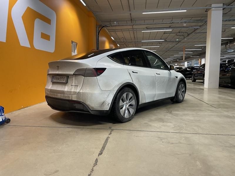 Käytetty Tesla Model Y 258 kW (351 HP) 2023 Katumaasturi