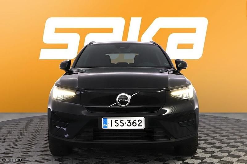 Käytetty Volvo XC40 Core 300 kW (408 HP) 2023 Katumaasturi