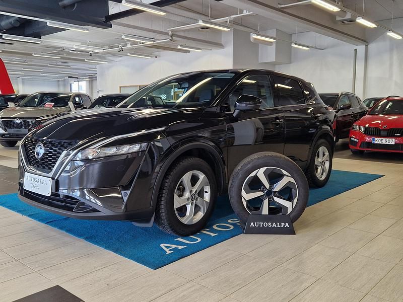 Käytetty Nissan Qashqai N-Connecta 158 HP (116 kW) 2023 Katumaasturi