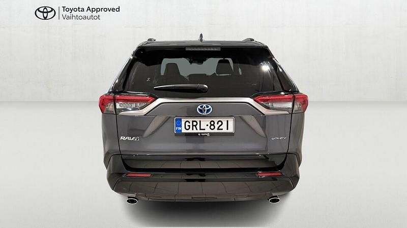 Käytetty Toyota RAV4 Hybrid Anniversary 306 HP (225 kW) 2025 Harmaa Katumaasturi