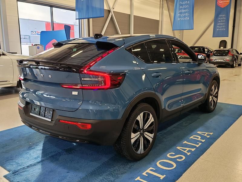 Käytetty Volvo C40 Ultimate 300 kW (408 HP) 2023 Sininen Katumaasturi