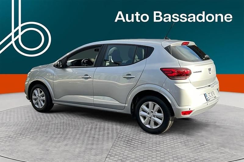 Käytetty Dacia Sandero Comfort 91 HP (66 kW) 2023 Viistoperä