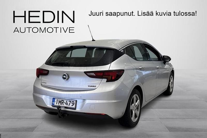 Käytetty Opel Astra Innovation 150 HP (110 kW) 2016 Hopea Viistoperä