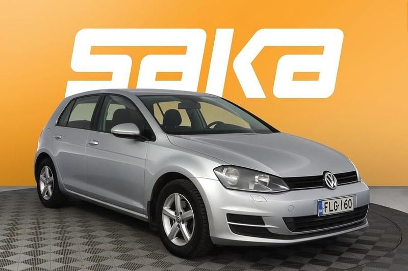 Käytetty VW Golf VII Comfortline 105 HP (77 kW) 2014 Viistoperä