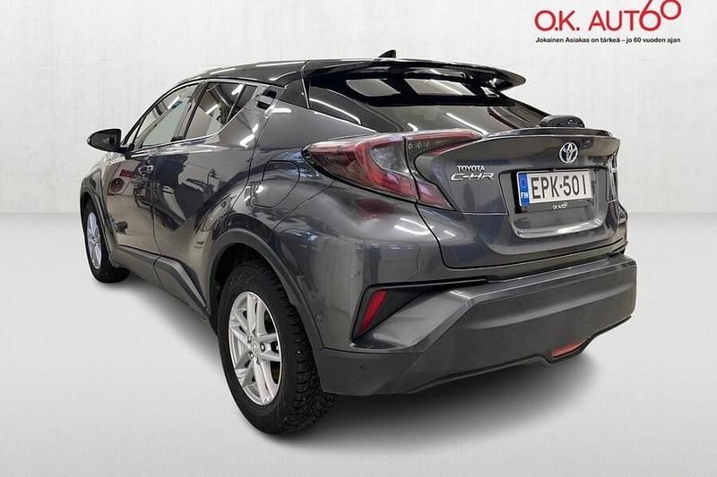 Käytetty Toyota C-HR 122 HP (89 kW) 2018 Katumaasturi