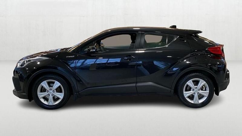 Käytetty Toyota C-HR Active 122 HP (89 kW) 2019 Musta Katumaasturi