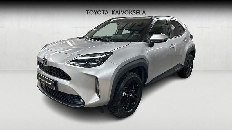 Käytetty Toyota Yaris Cross Plus 116 HP (85 kW) 2025 Hopea Katumaasturi