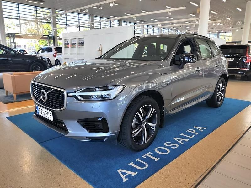 714 Käytetty 2019 Volvo XC60 R-Design Katumaasturi | 31 900 € (Perustarjous) - Kuva 1/4