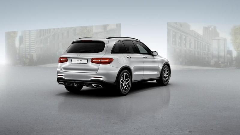 Käytetty Mercedes GLC220 Business 170 HP (125 kW) 2016 Hopea Katumaasturi