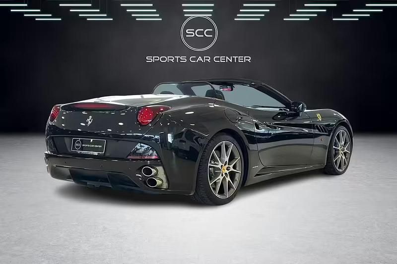 Käytetty Ferrari California 490 HP (360 kW) 2012 Musta Avoauto