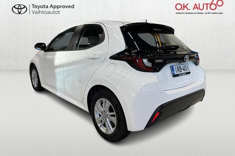 Käytetty Toyota Yaris Hybrid Active 116 HP (85 kW) 2023 Viistoperä