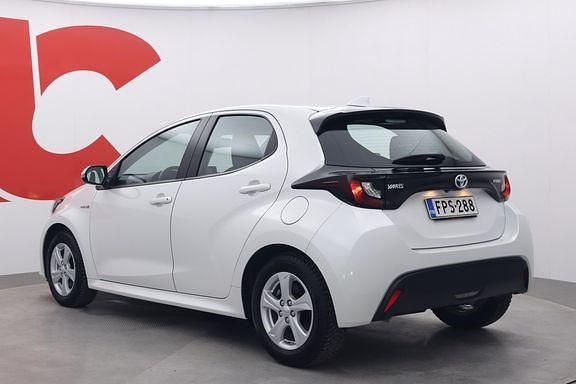 Käytetty Toyota Yaris Active 91 HP (66 kW) 2020 Valkoinen Viistoperä