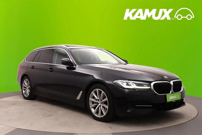 Musta Käytetty 2022 BMW 530 M Sport Farmari | 38 750 € (Perustarjous) - Kuva 1/4