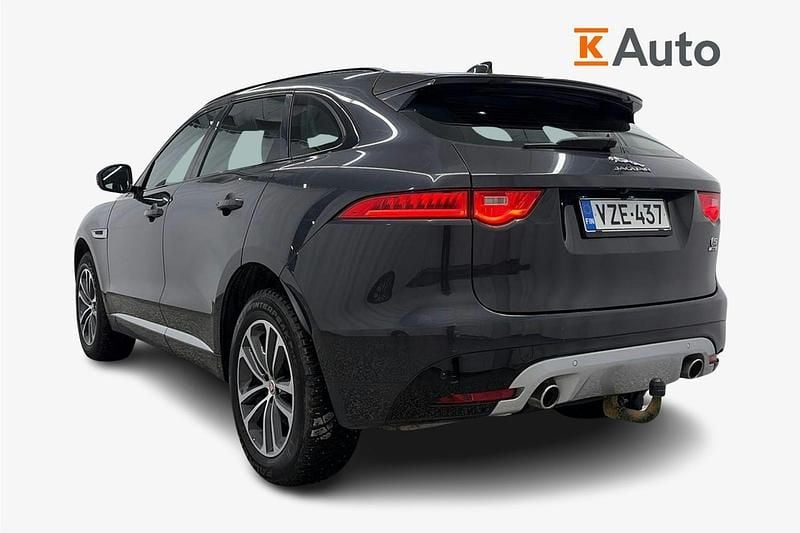 Käytetty Jaguar F-Pace S 301 HP (221 kW) 2016 Musta Katumaasturi
