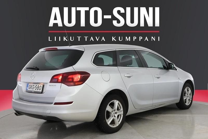 Käytetty Opel Astra Cosmo 140 HP (102 kW) 2012 Farmari