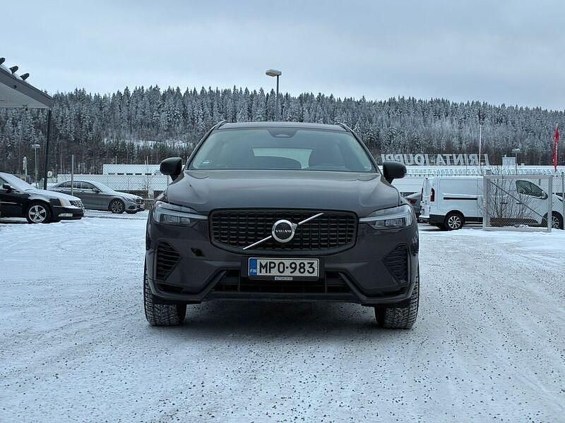 Käytetty Volvo XC60 Plus 350 HP (257 kW) 2023 Katumaasturi