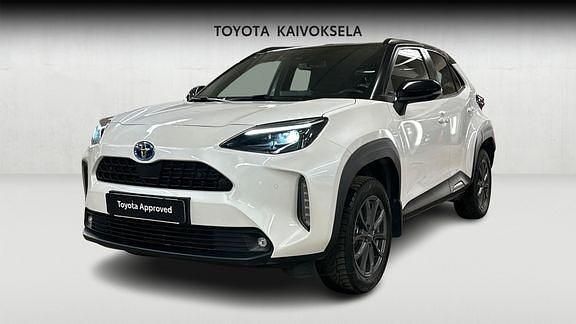 Valkoinen Käytetty 2022 Toyota Yaris Cross Katumaasturi | 27 490 € (Perustarjous) - Kuva 1/4