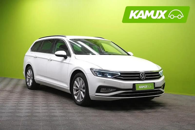 Valkoinen Käytetty 2022 VW Passat Style Farmari | 17 900 € (Hyvä tarjous) - Kuva 1/4