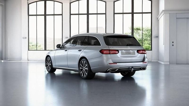 Käytetty Mercedes E300 Avantgarde 194 HP (142 kW) 2021 Hopea Farmari