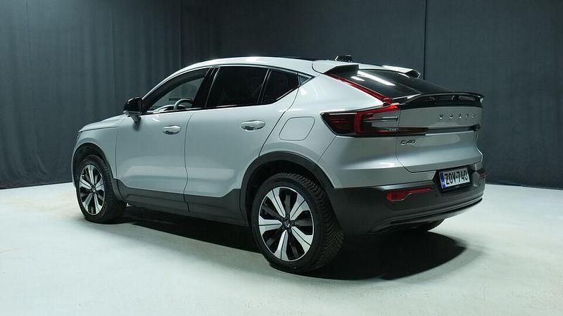 Käytetty Volvo C40 Core 169 kW (231 HP) 2023 Katumaasturi