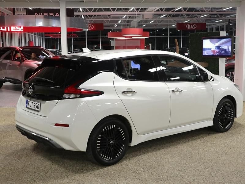 Käytetty Nissan Leaf N-Connecta 110 kW (150 HP) 2022 Valkoinen Viistoperä