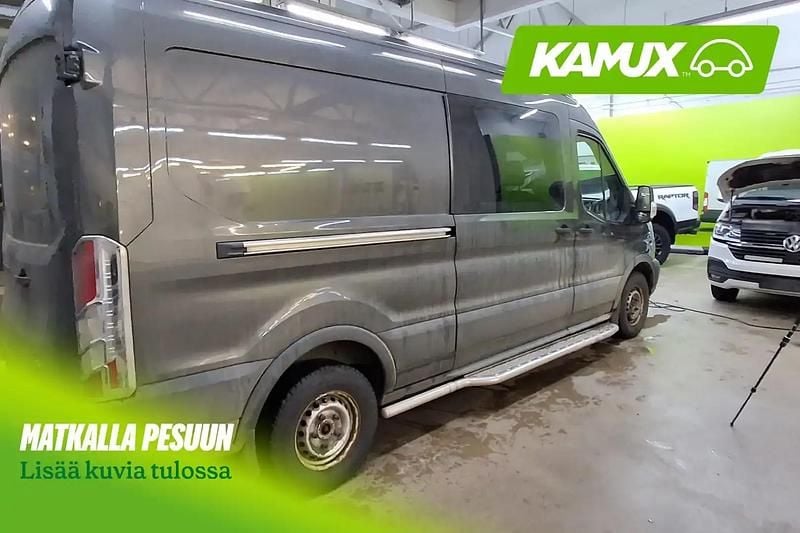 Käytetty Ford Transit Trend 155 HP (114 kW) 2015 Hopea / harmaa Sedan