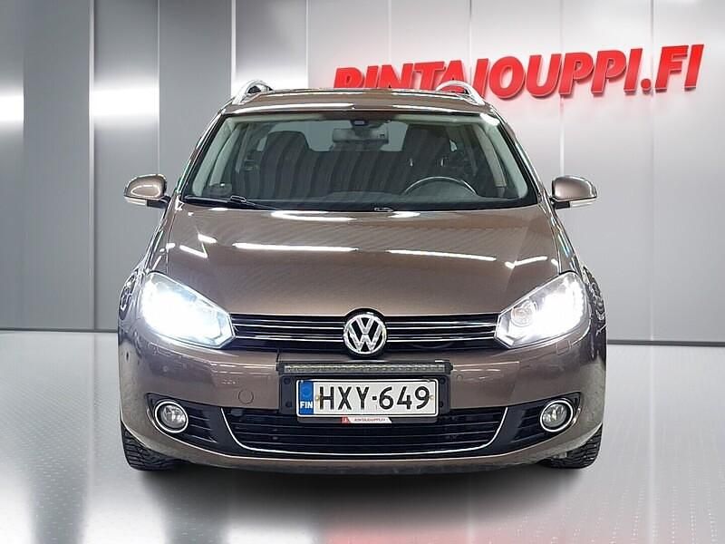 Käytetty VW Golf Highline 122 HP (89 kW) 2011 Ruskea Farmari