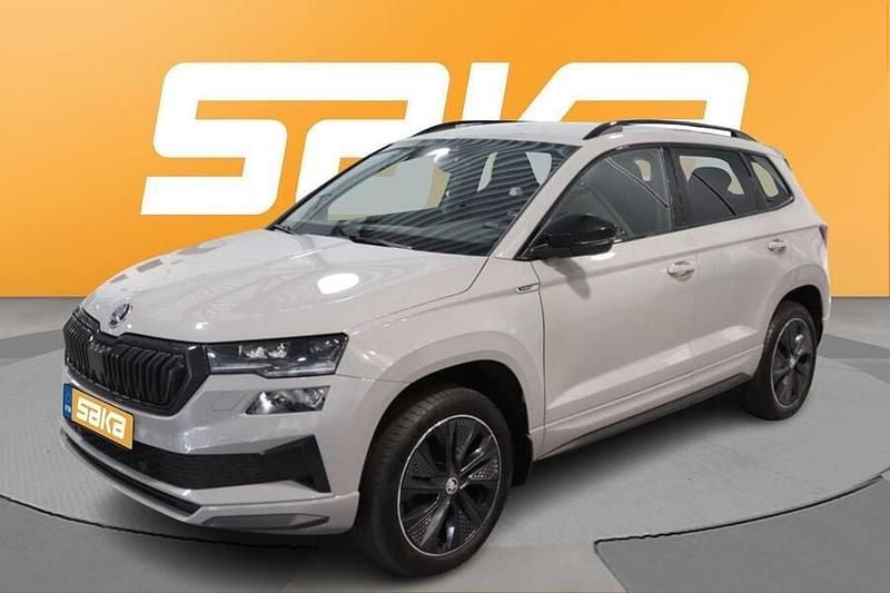 Käytetty Skoda Karoq SportLine 150 HP (110 kW) 2023 Katumaasturi