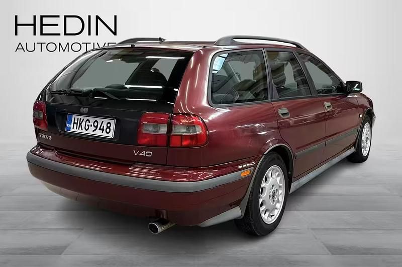 Käytetty Volvo V40 1998 Farmari