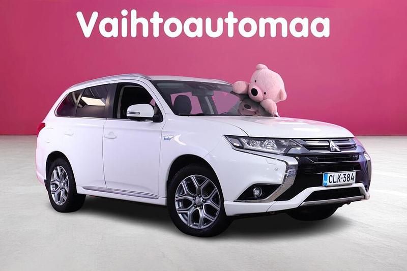 Käytetty Mitsubishi Outlander P-HEV Instyle 121 HP (88 kW) 2018 Farmari