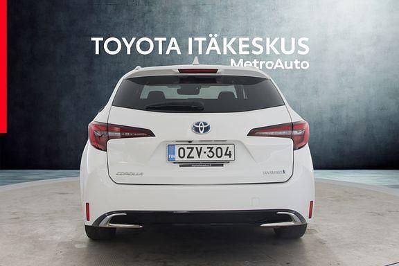 Käytetty Toyota Corolla Edition 140 HP (102 kW) 2023 Valkoinen Farmari