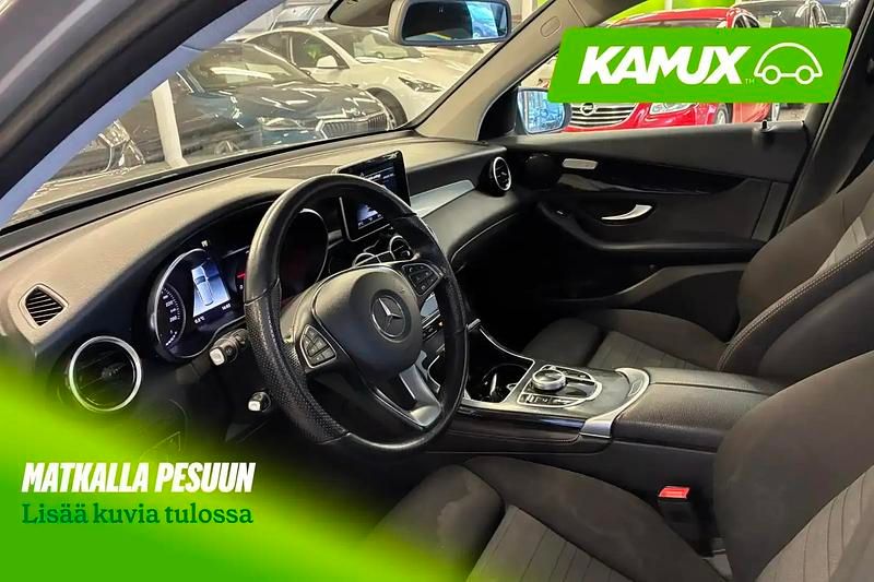 Käytetty Mercedes GLC220 Edition 170 HP (125 kW) 2019 Hopea / harmaa Katumaasturi