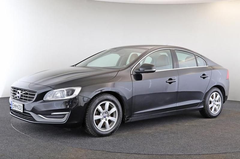 Musta Käytetty 2013 Volvo S60 Summum Sedan | 8 900 € (Perustarjous) - Kuva 1/4