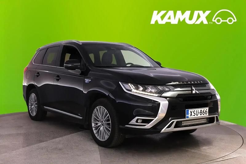 Musta Käytetty 2021 Mitsubishi Outlander P-HEV Instyle Katumaasturi | 21 880 € (Hieman kallis) - Kuva 1/4