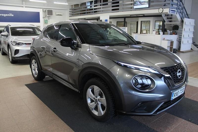 Käytetty Nissan Juke N-Connecta 114 HP (83 kW) 2024 Dark metal grey Katumaasturi