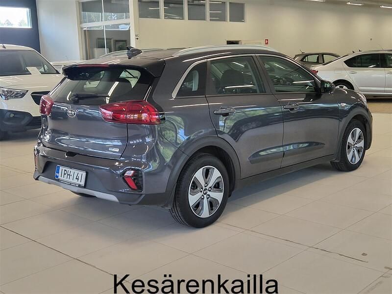 Käytetty Kia Niro LX 140 HP (102 kW) 2020 Harmaa Katumaasturi