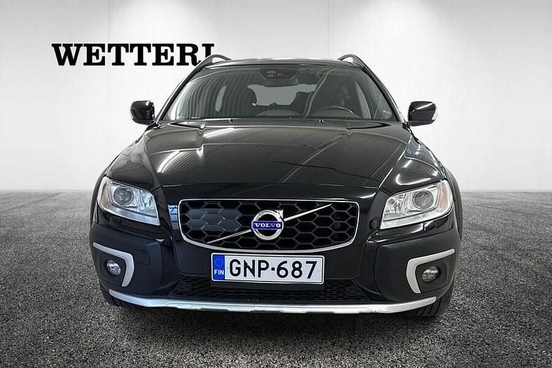 Käytetty Volvo XC70 Momentum 181 HP (133 kW) 2015 Musta Katumaasturi