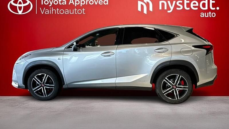 Käytetty Lexus NX300h Sport Line 155 HP (114 kW) 2015 Hopea Katumaasturi