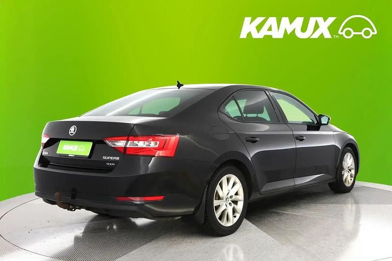 Käytetty Skoda Superb Active 150 HP (110 kW) 2017 Musta Sedan