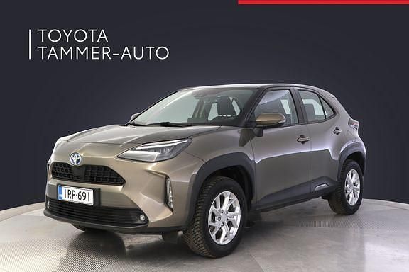 Ruskea (beige) Käytetty 2024 Toyota Yaris Cross Active Katumaasturi | 27 480 € (Perustarjous) - Kuva 1/4