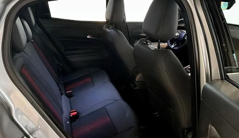 Käytetty Alfa Romeo Junior Veloce 207 kW (282 HP) 2025 Harmaa Katumaasturi