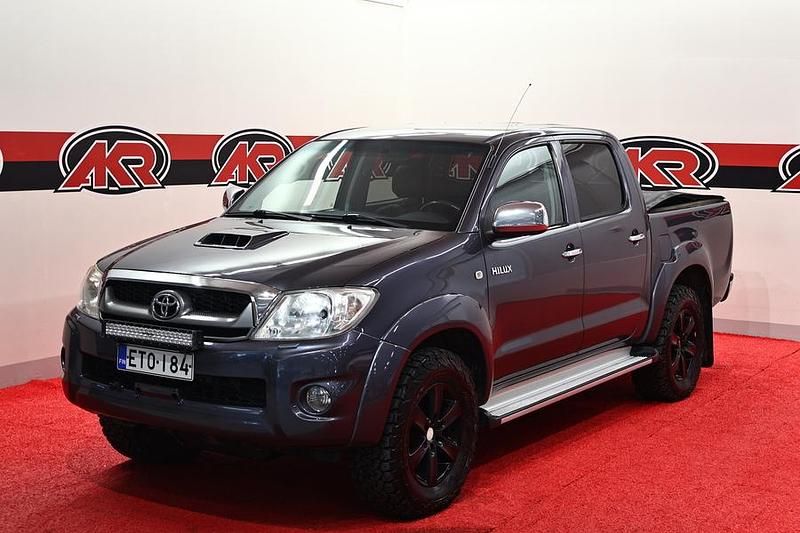 Harmaa Käytetty 2010 Toyota HiLux SR Nouto | 27 900 € (Perustarjous) - Kuva 1/4