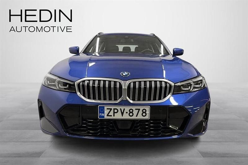 Käytetty BMW 330e M Sport 292 HP (214 kW) 2025 Sininen Farmari